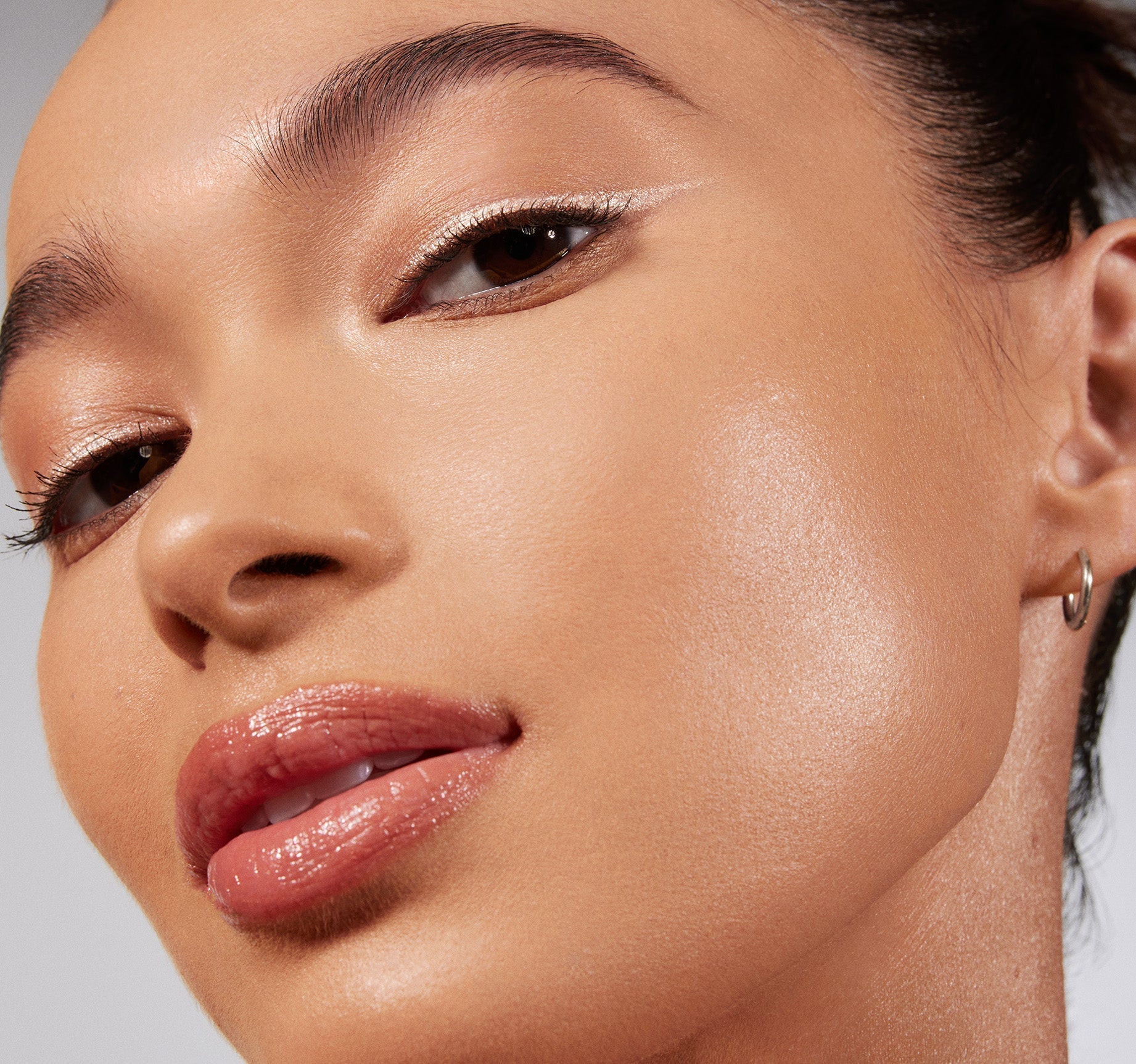 Lightform Extended Hydration Foundation - Image 46